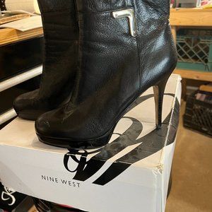 NINE WEST Size 8